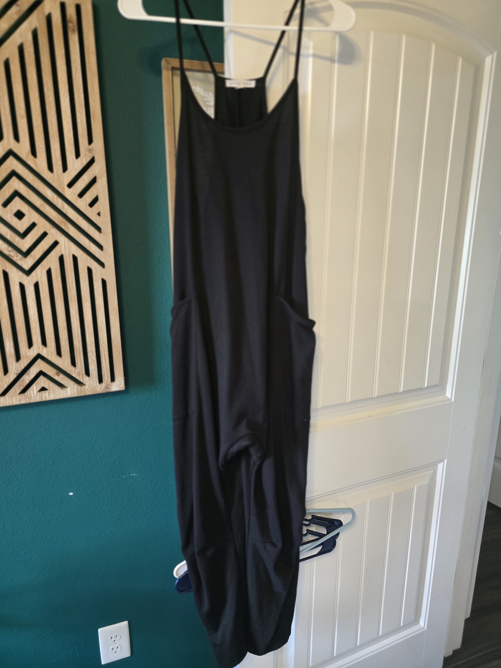 Black Women's Sleeveless Jumpsuit with Pockets